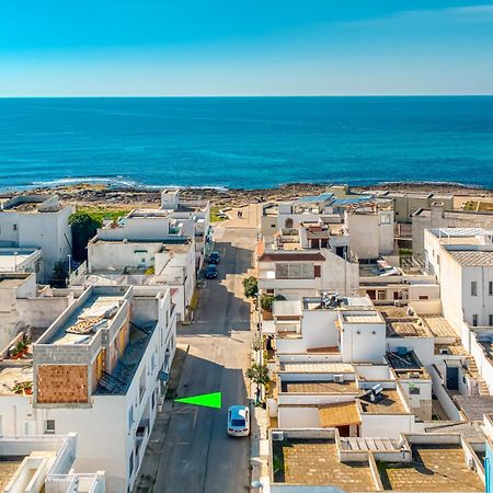 B&B Il Comandante A 100 M Dalla Spiaggia Torre San Giovanni Ugento Exteriör bild