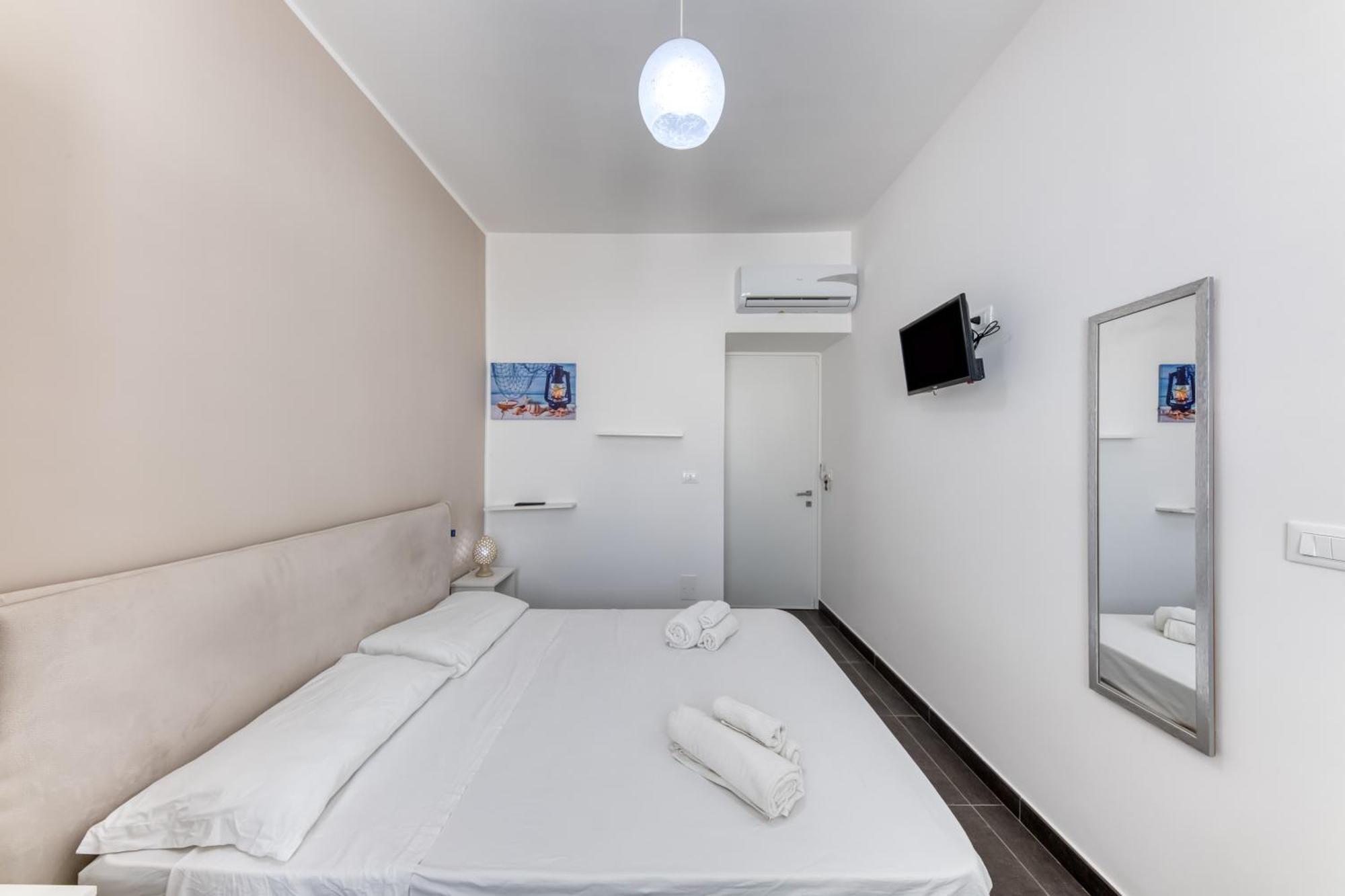 B&B Il Comandante A 100 M Dalla Spiaggia Torre San Giovanni Ugento Exteriör bild